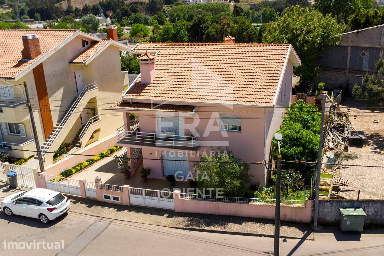 Moradia T3 isolada com jardim na Paradela - Grande imagem: 5/44