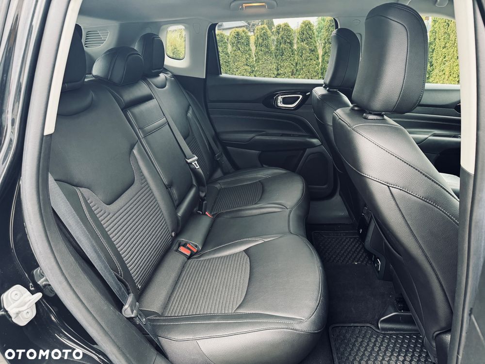 Jeep Compass - 23