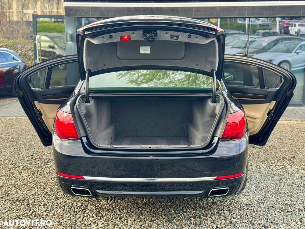 BMW Seria 7 740d Edition Exclusive - 20