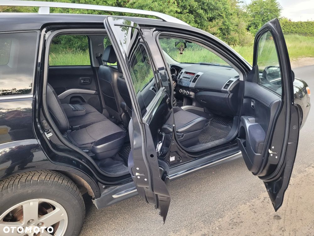 Mitsubishi Outlander 2.0 Invite 2WD - 9