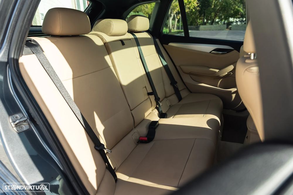 BMW X1 25 d xDrive Auto Pack M - 30