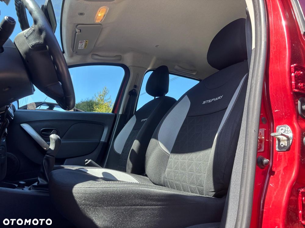 Dacia Sandero TCe 90 S&S Celebration - 14