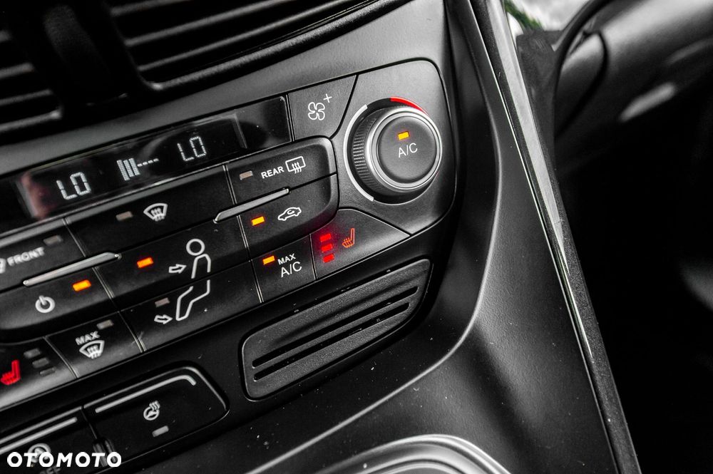 Ford Kuga 1.5 EcoBoost 4x4 Titanium - 32