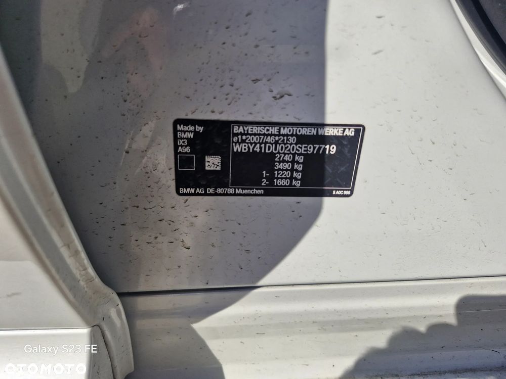BMW iX3 - 19