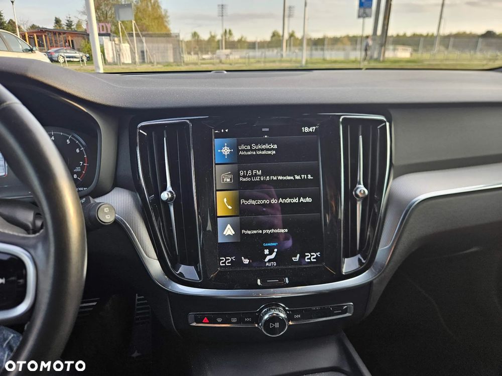 Volvo V60 B3 B R-Design - 11