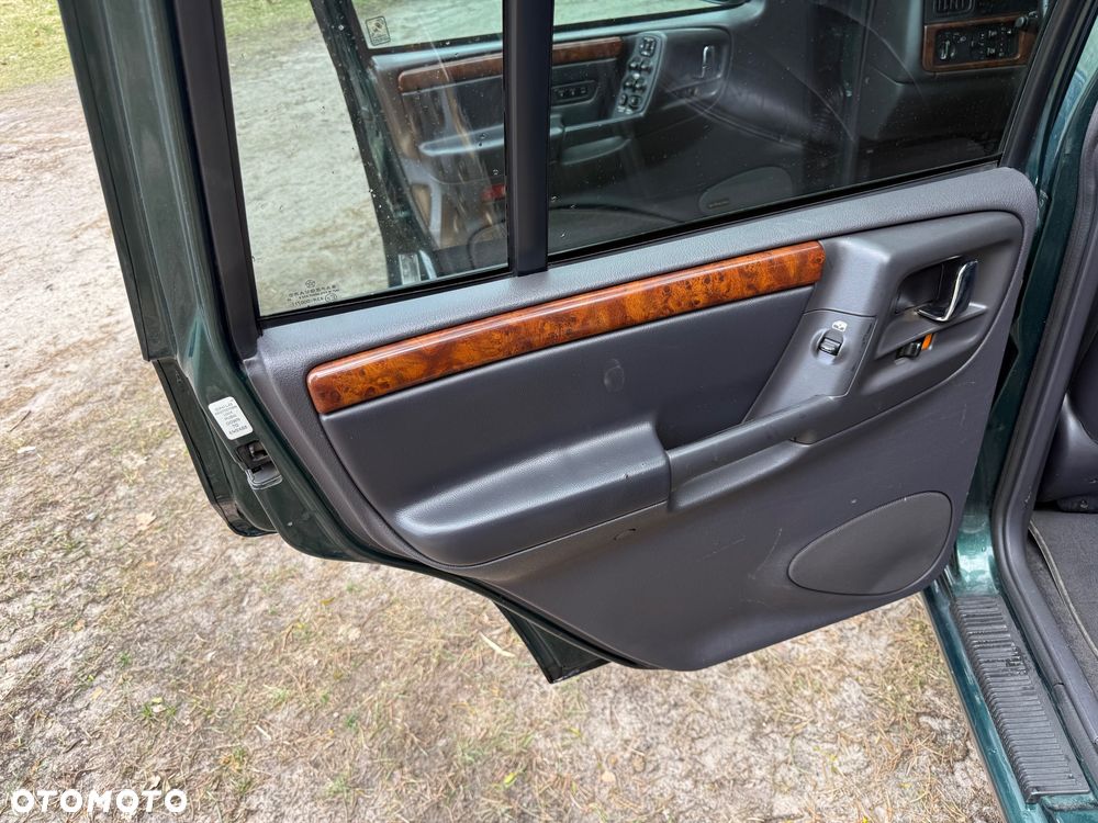 Jeep Grand Cherokee - 21