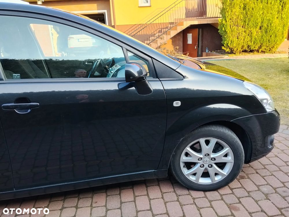 Toyota Corolla Verso - 8