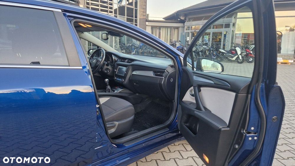 Toyota Avensis 2.0 D-4D Premium - 17