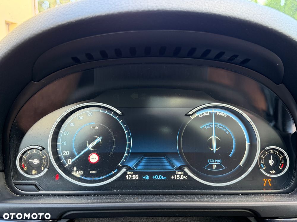 BMW Seria 5 525d Luxury Line - 28