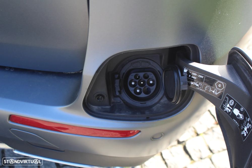 Mercedes-Benz E 300 de AMG Line - 17