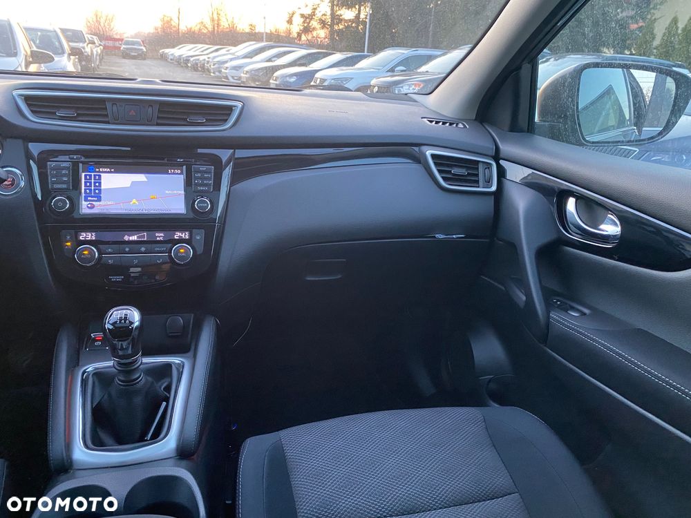 Nissan Qashqai 1.6 DIG-T N-Connecta - 32