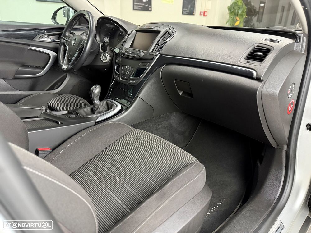 Opel Insignia 2.0 CDTI executive S/S - 25