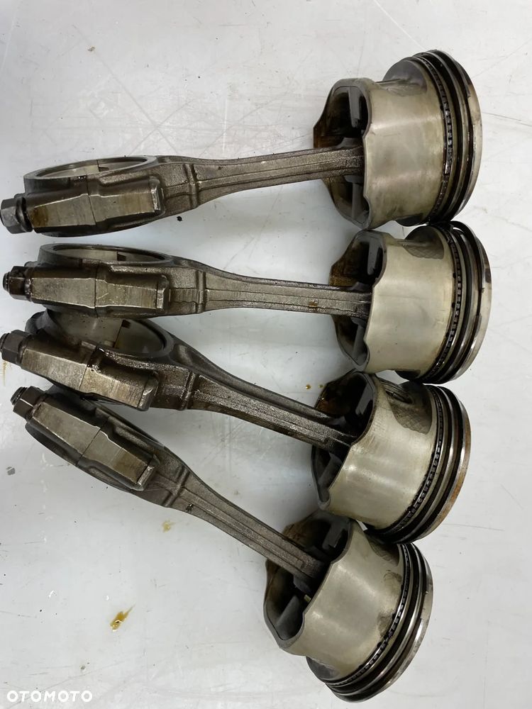 Tłok korbowód Skoda Fabia I 1.4 MPI AZF 44KW K411B 047F - 4