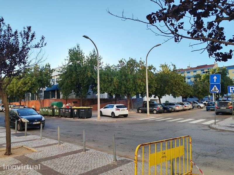 T2 espaçoso com 89 m² + arrecadação de 30 m² | Baixa da Banheira - Grande imagem: 3/11