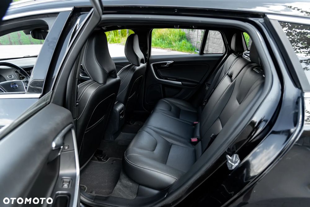 Volvo V60 D2 Kinetic - 19