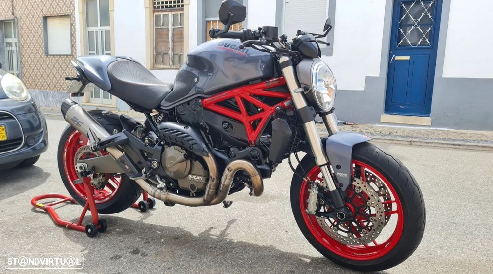 Ducati Monster - 1