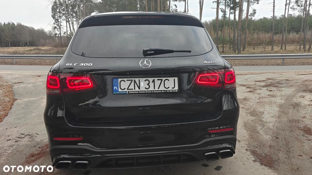 Mercedes-Benz GLC 300 4Matic 9G-TRONIC AMG Line - 15