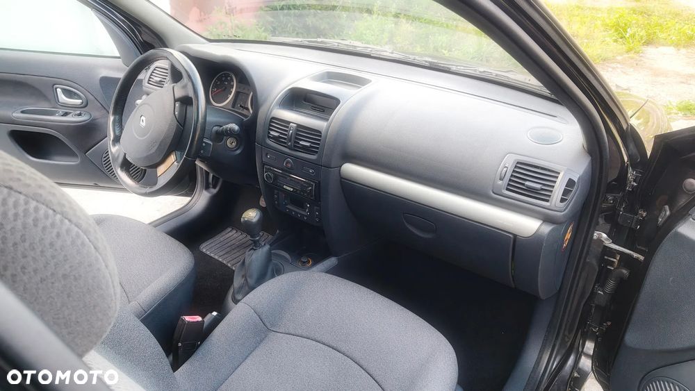 Renault Clio - 8