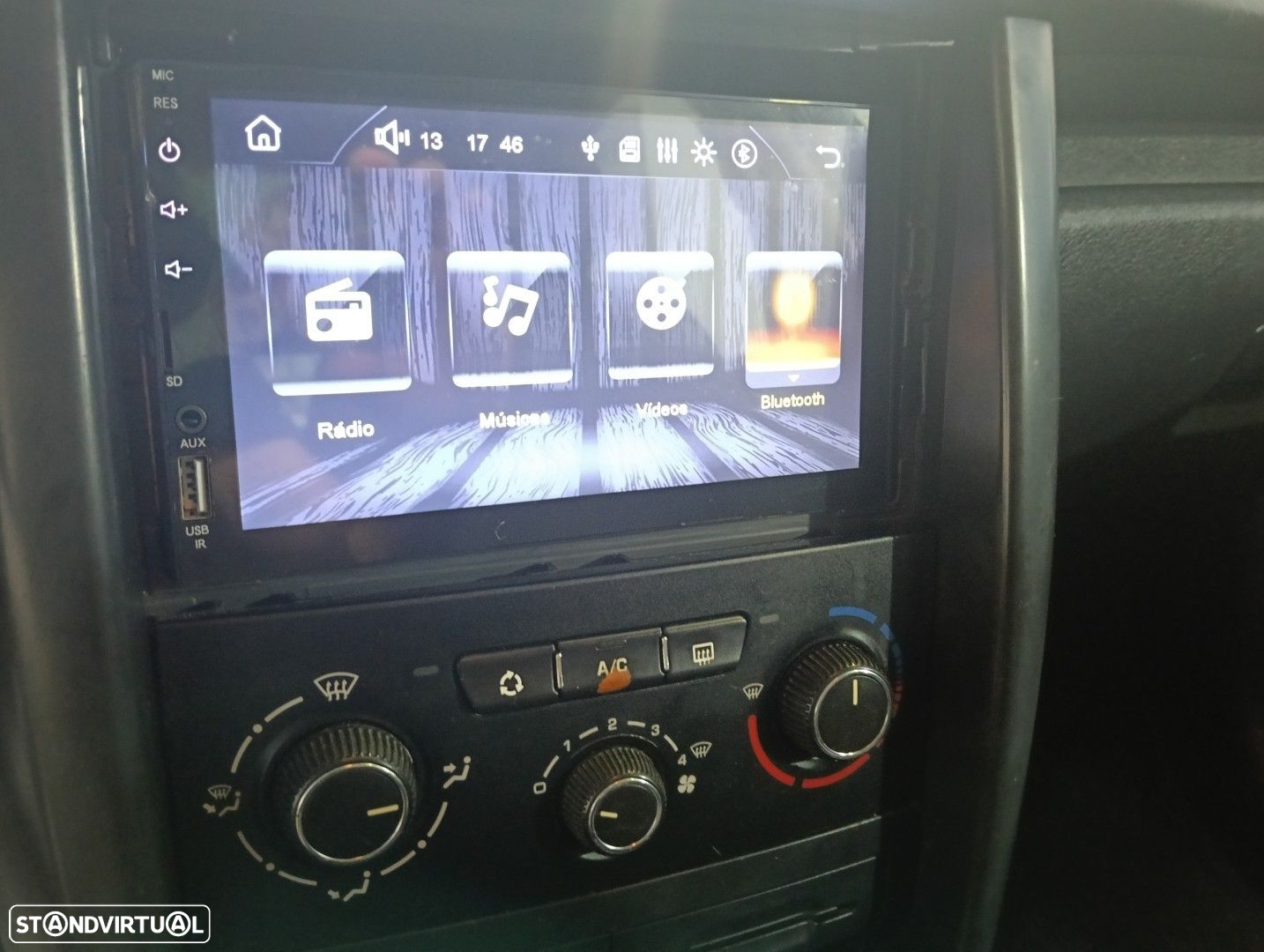 Peugeot 207 1.4 HDi Premium - 12