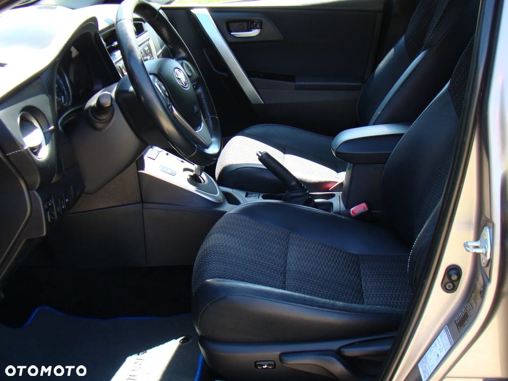 Toyota Auris - 24