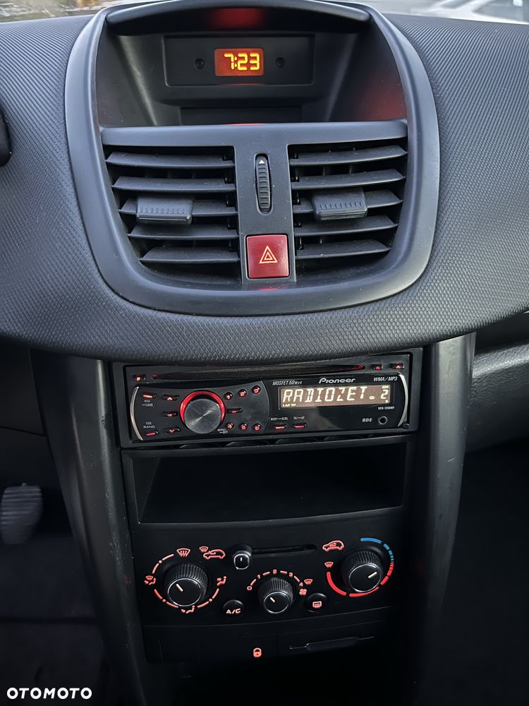 Peugeot 207 - 6