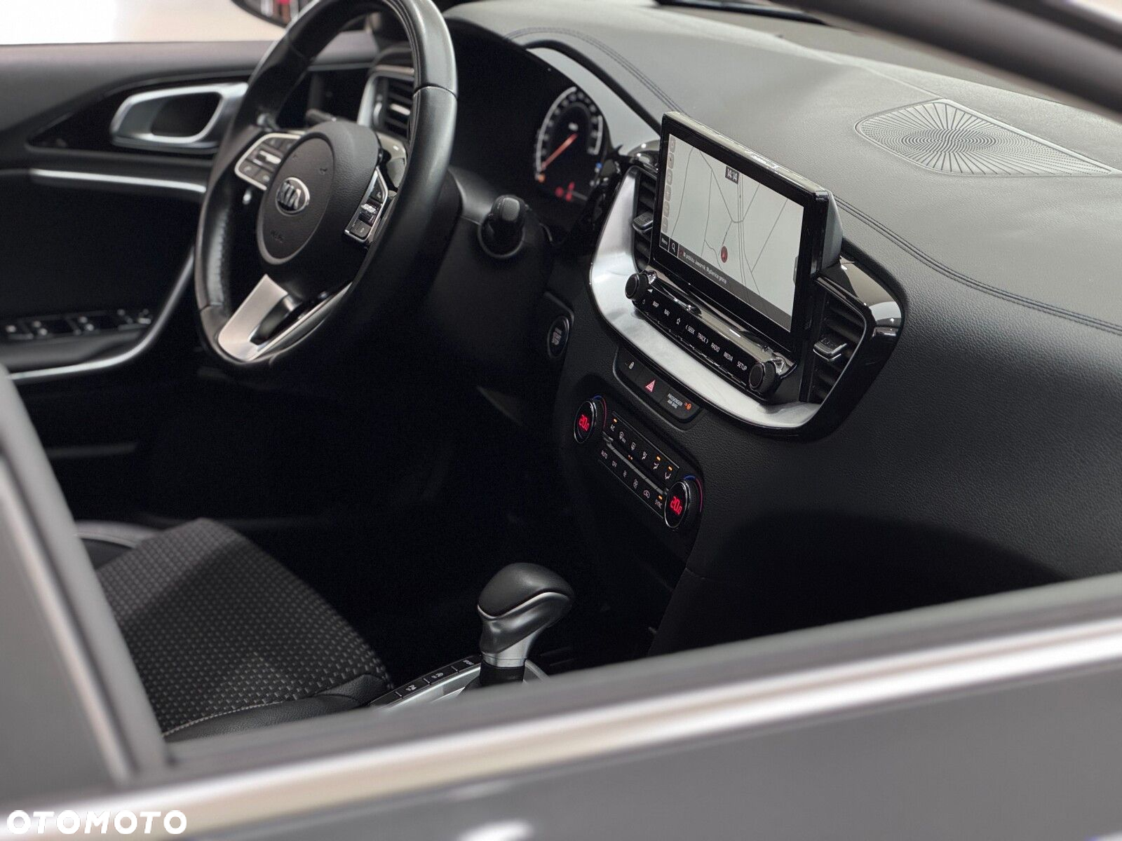 Kia XCeed - 38