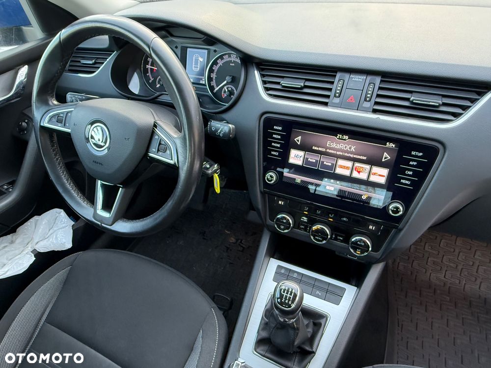 Skoda Superb 2.0 TDI SCR Ambition - 14