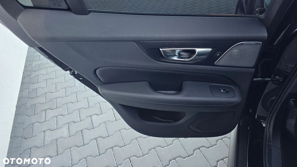 Volvo V60 Cross Country B4 D AWD Geartronic Pro - 35