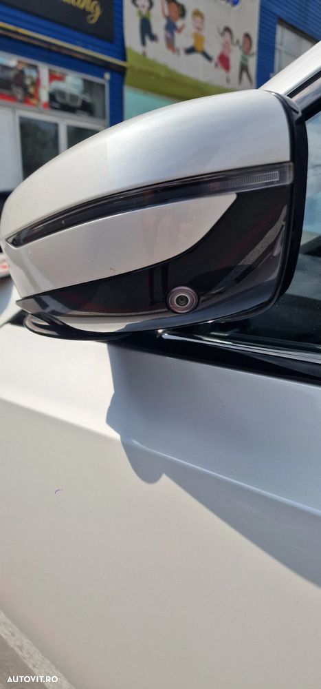 BMW Seria 3 320d xDrive Aut. M Sport - 36