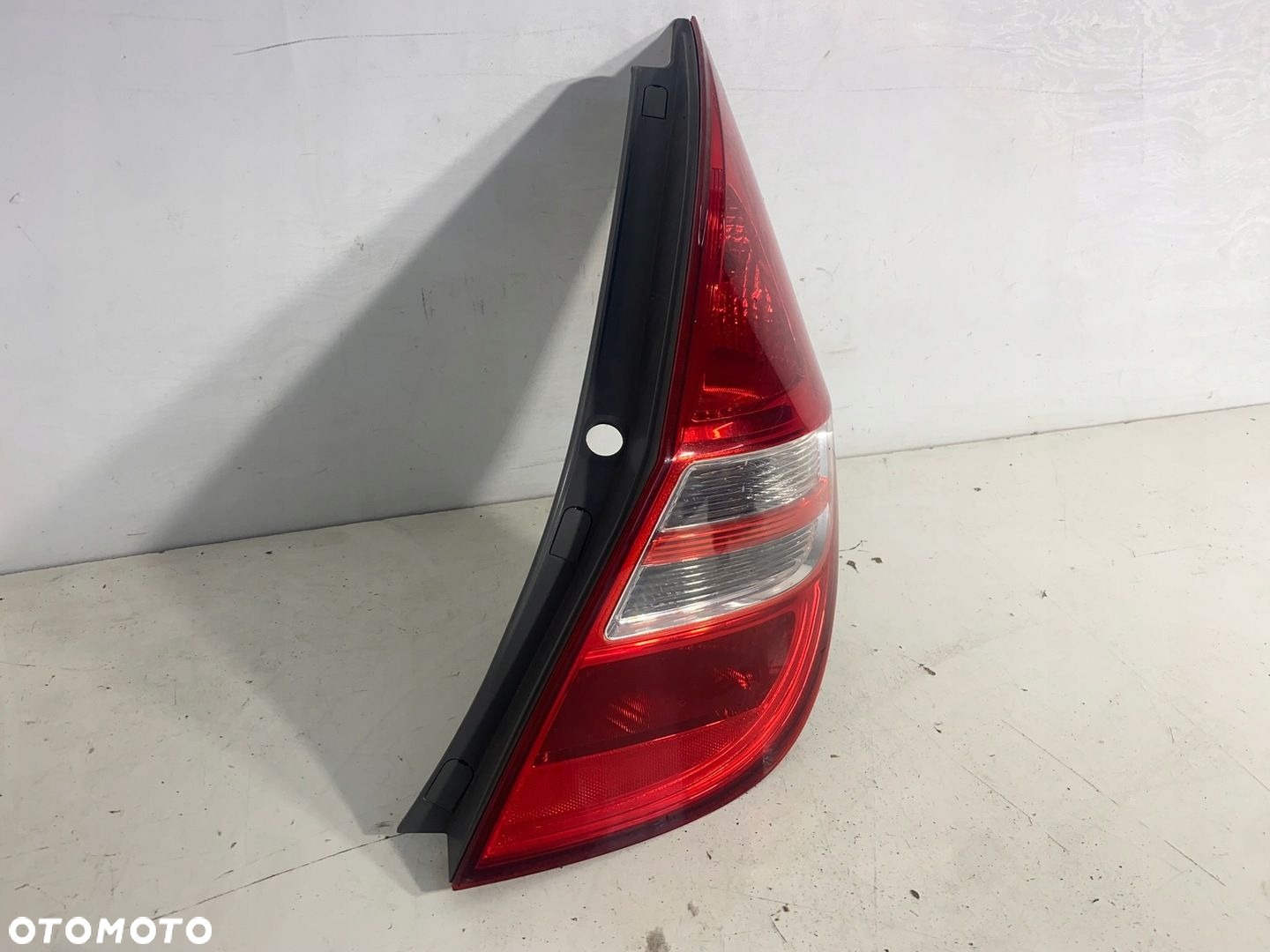 LAMPA PRAWY TYŁ PRAWA TYLNIA HYUNDAI I30 I HB - 3