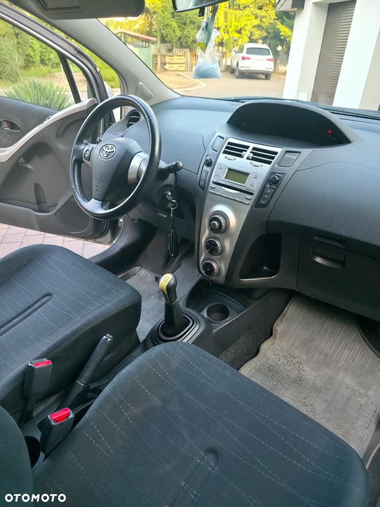 Toyota Yaris 1.3 Sol - 7