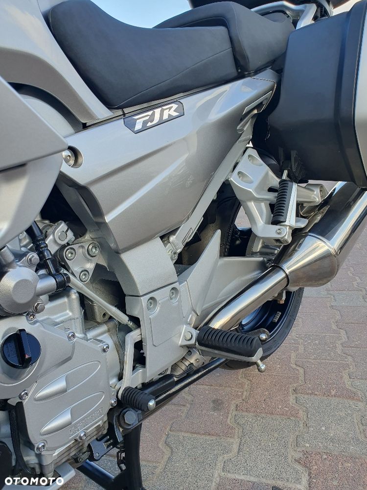 Yamaha FJR - 16