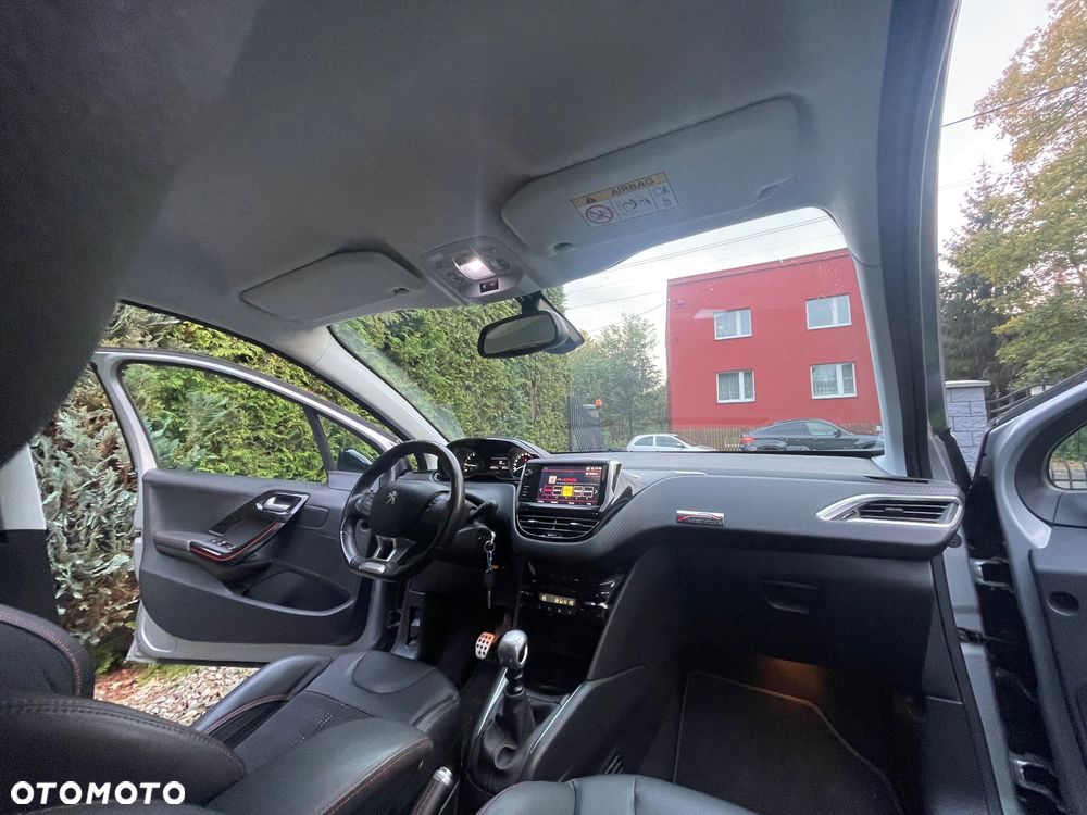 Peugeot 208 - 25