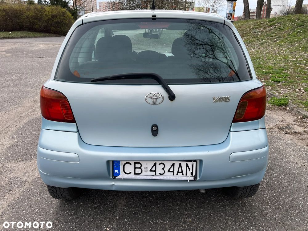 Toyota Yaris 1.0 - 5