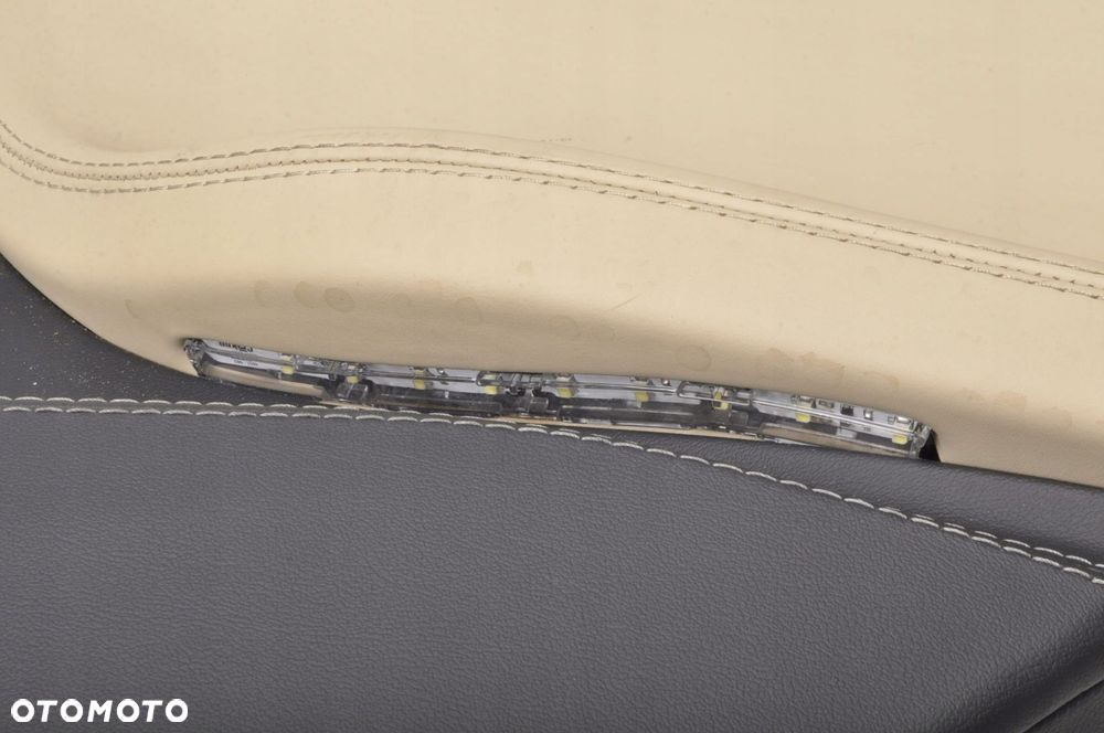 Tesla Model S BOCZEK DRZWI PRAWY TYŁ - 8