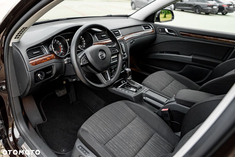 Skoda Superb 2.0 TDI Green tec 4x4 DSG Elegance - 23