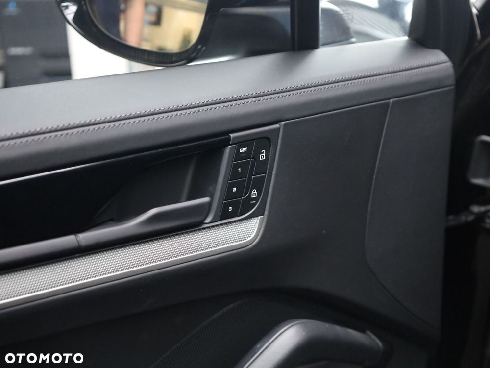 Porsche Cayenne - 17