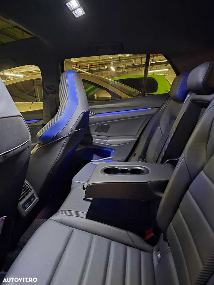 Volkswagen Golf - 11