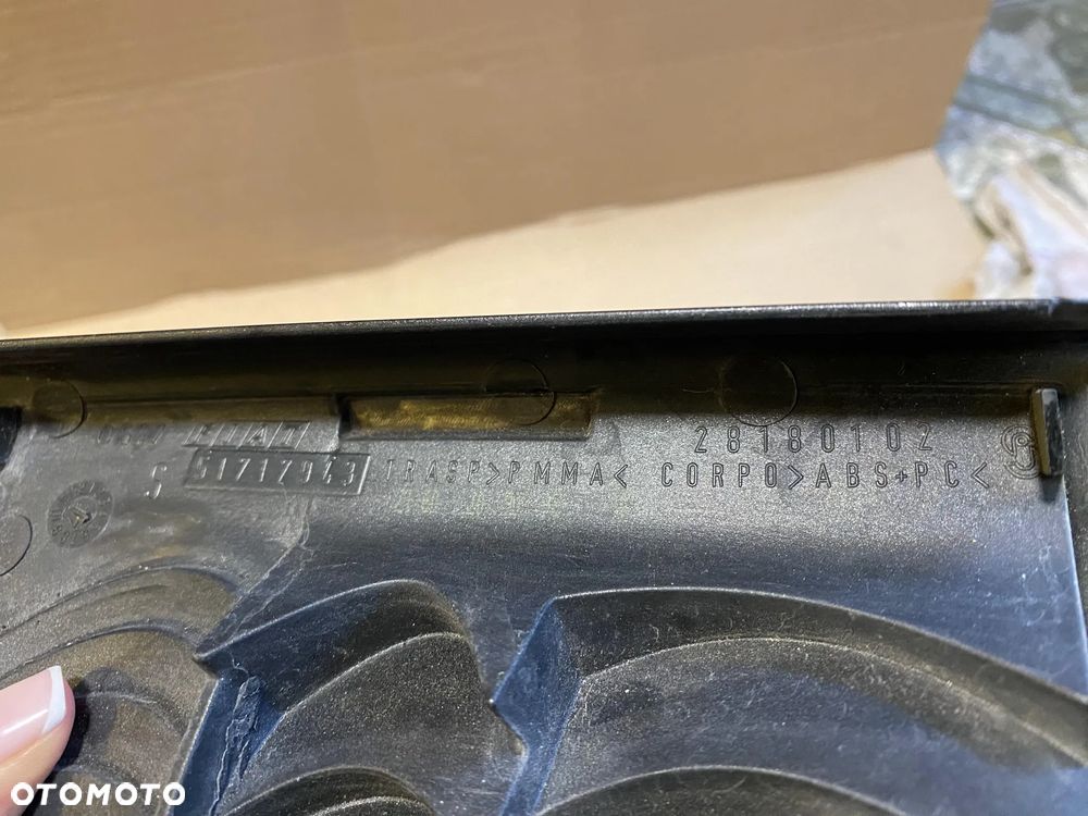 Lampa Fiat Stilo kombi w klapę prawa lewa OE - 3