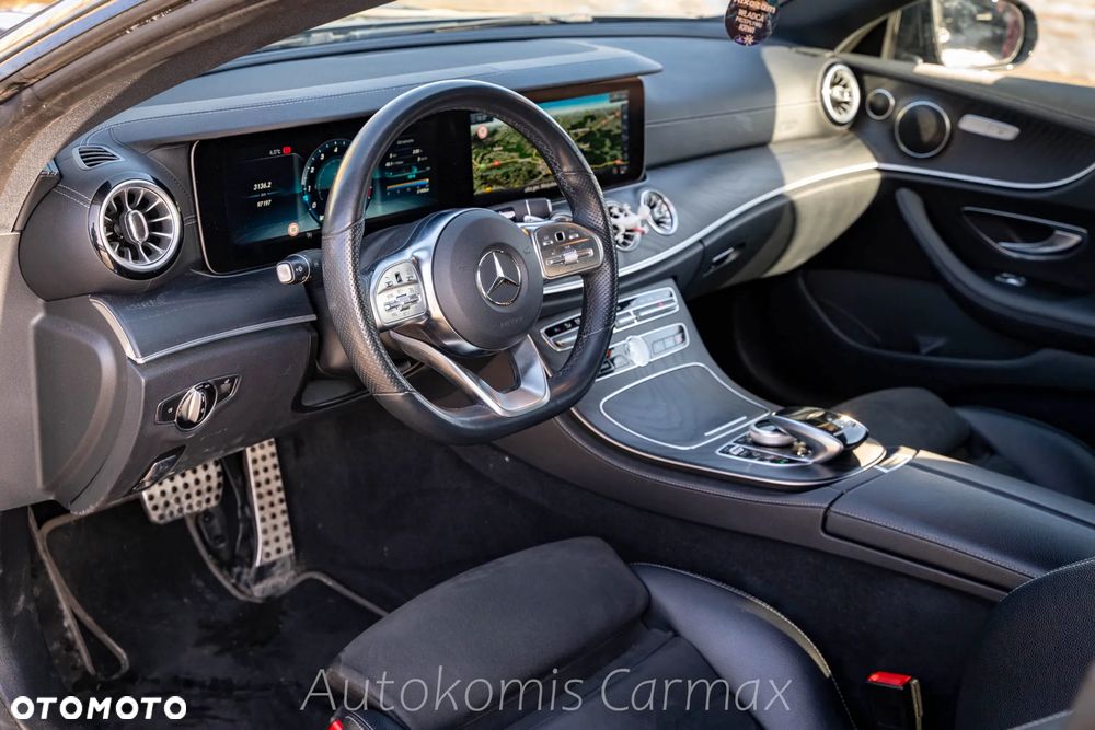 Mercedes-Benz Klasa E 200 4-Matic 9G-TRONIC - 12
