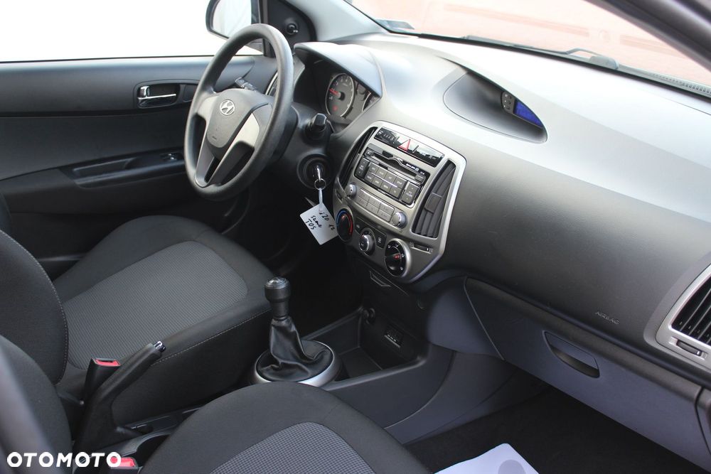 Hyundai i20 - 13
