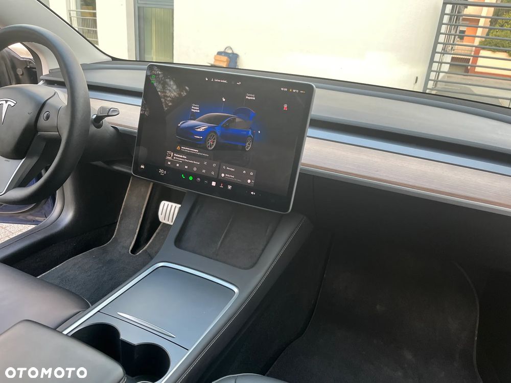 Tesla Model 3 - 11