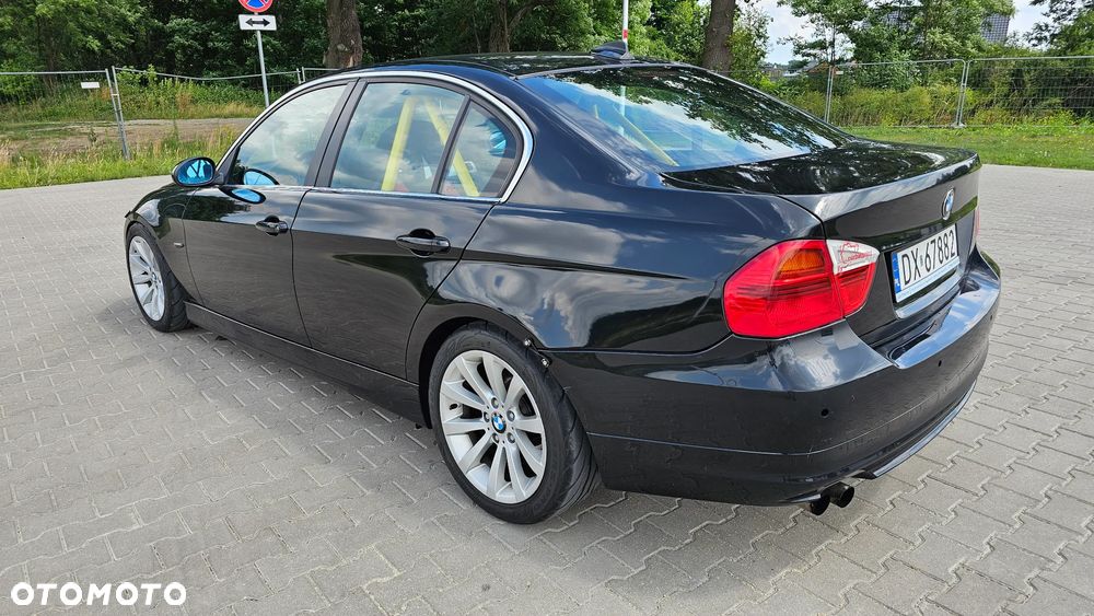 BMW Seria 3 325i - 17