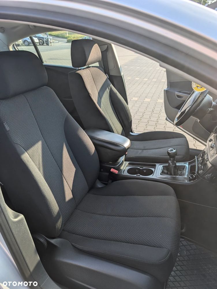 Volkswagen Passat - 16