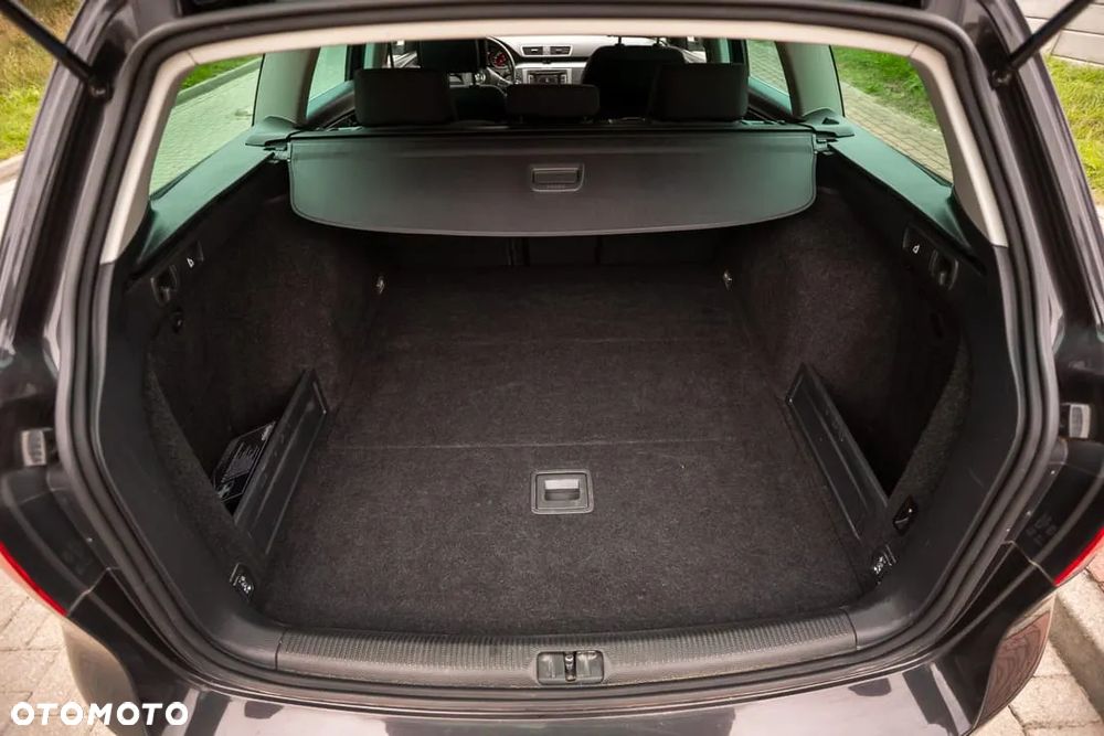 Volkswagen Passat Variant 2.0 TDI Trendline - 21