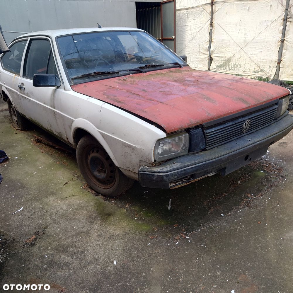 Volkswagen Passat - 4