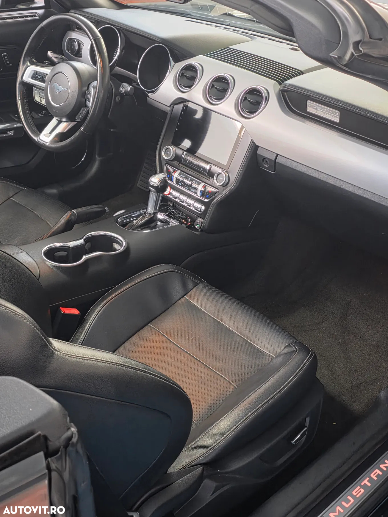 Ford Mustang Cabrio 2.3 Eco Boost - 11