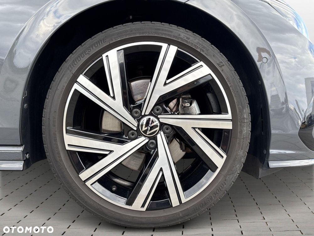 Volkswagen Golf - 10