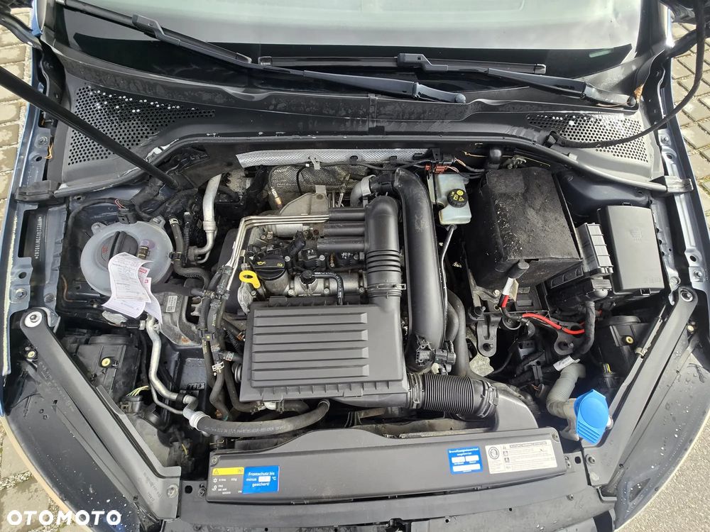 Volkswagen Golf 1.4 TSI BMT Comfortline - 13