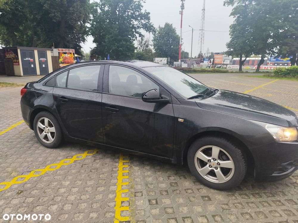 Chevrolet Cruze 1.6 LS - 3